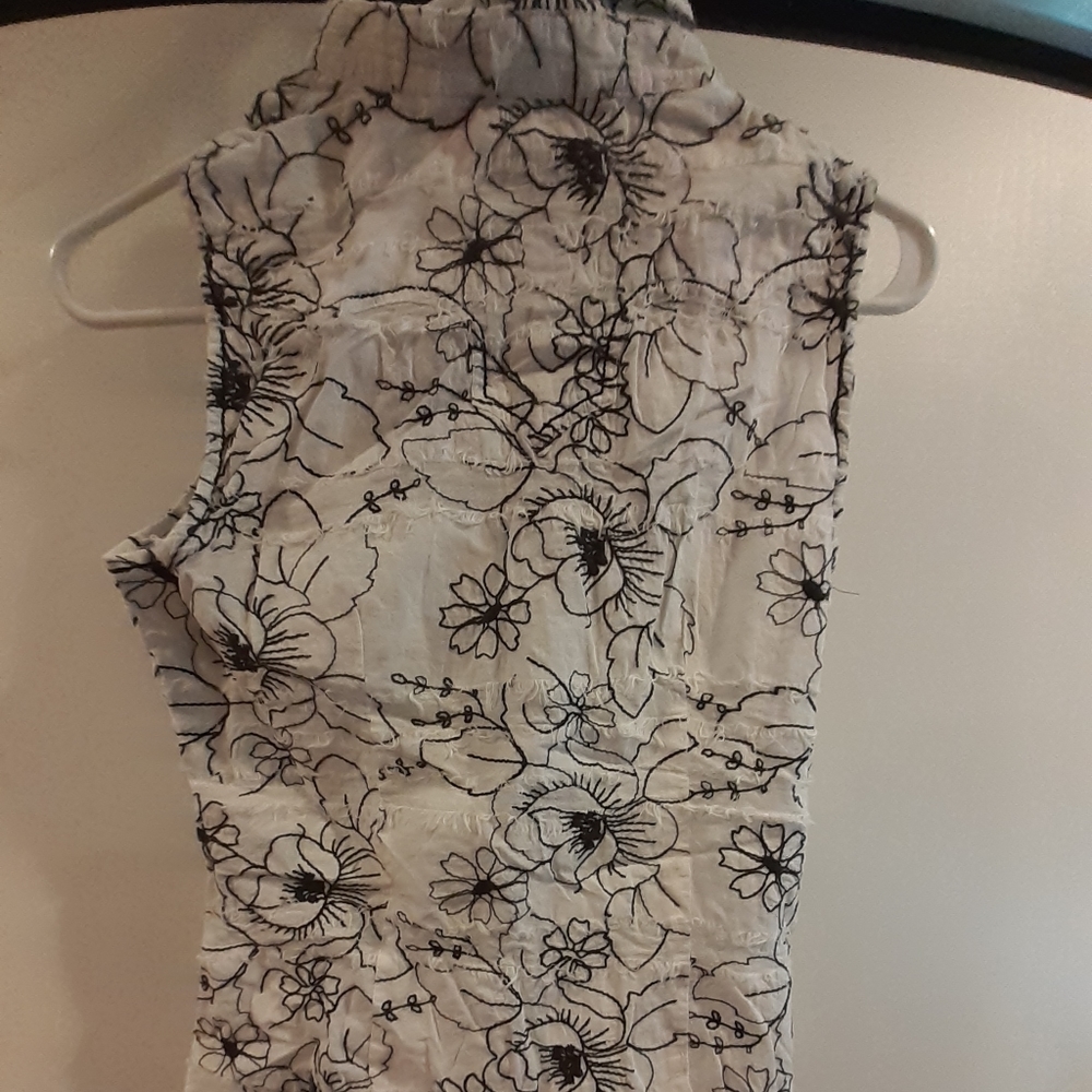Woman's Roper Snap Button Shirt - Picture 3 of 3